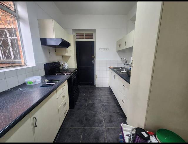 2 BEDROOM PROPERTY TO RENT IN FLORIDA